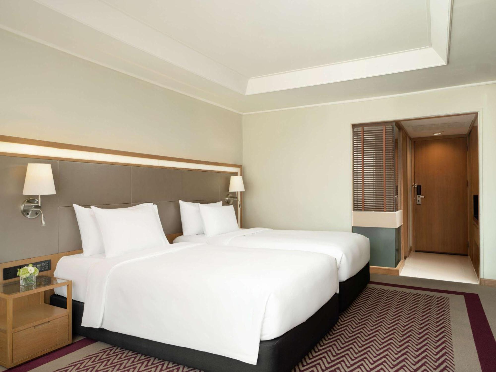 Grand Mercure Atrium Отель