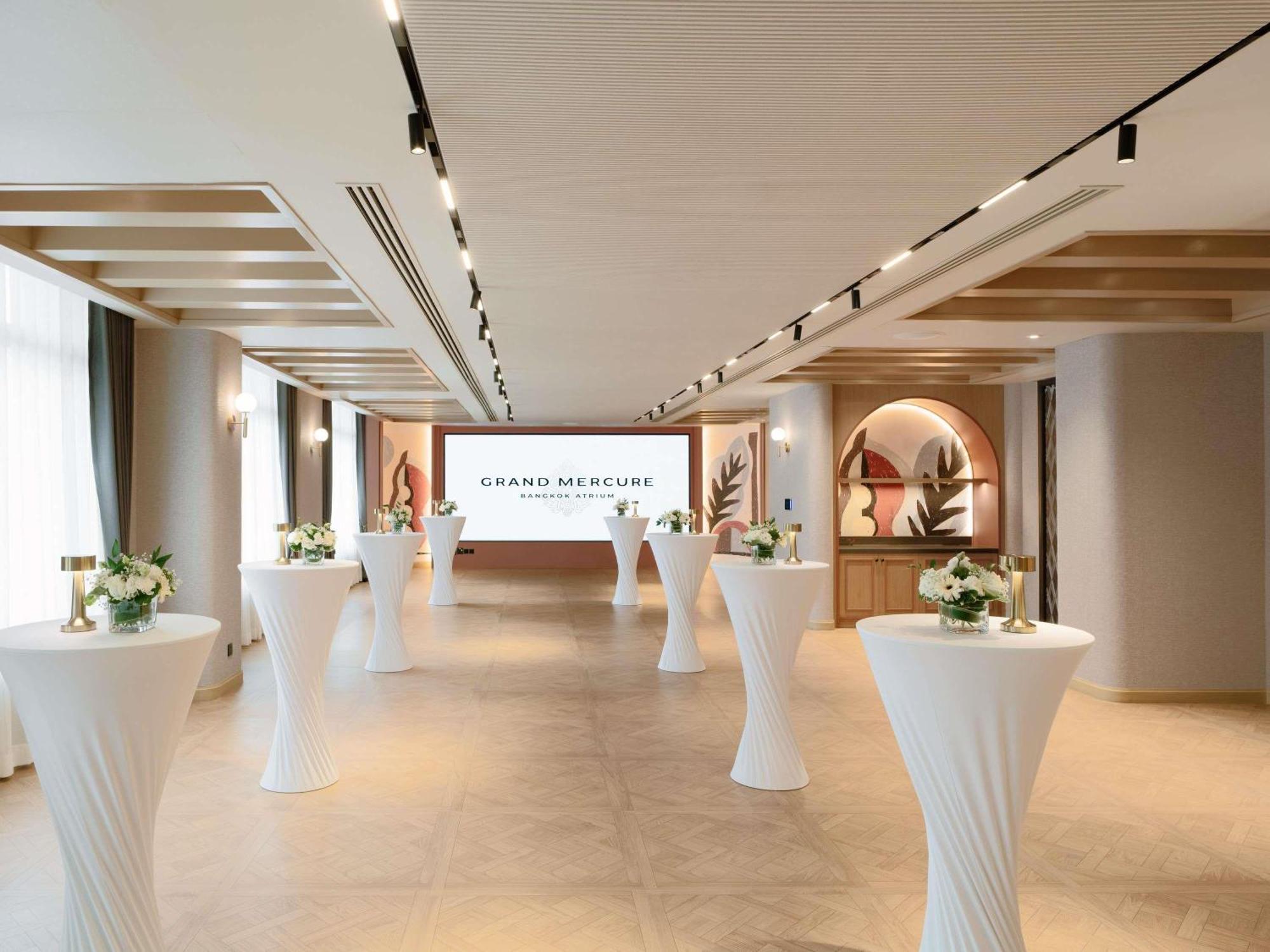 Grand Mercure Atrium Отель